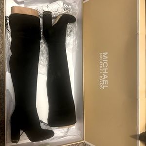 MICHAEL KORS BLACK SUEDE TIGH HIGH BOOTS SIZE 5